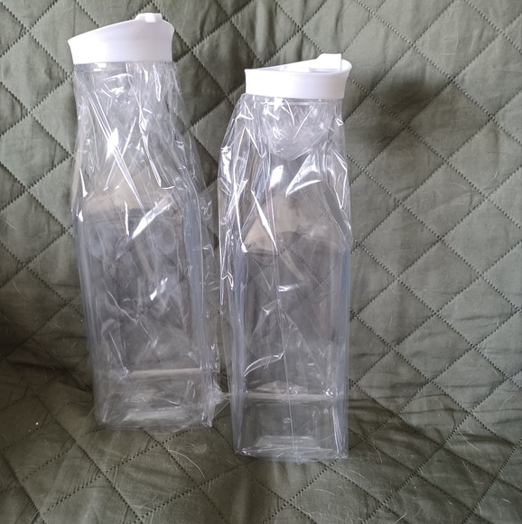 2 50 Oz Decanters - Picture 2 of 2